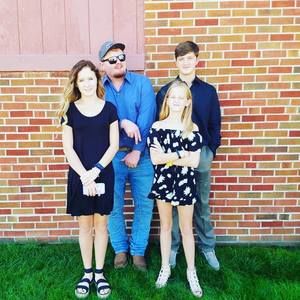 Meet your Posher, Dakota